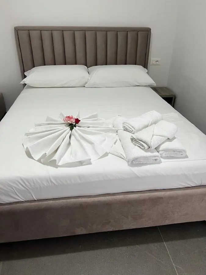 Villa Rreze Dielli Vlorë Bed & Breakfast